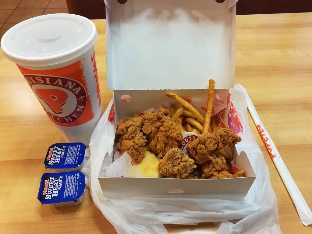 Popeyes Louisiana Kitchen | restaurant | 13860 Smoketown Rd, Woodbridge, VA 22192, USA | 7035805156 OR +1 703-580-5156