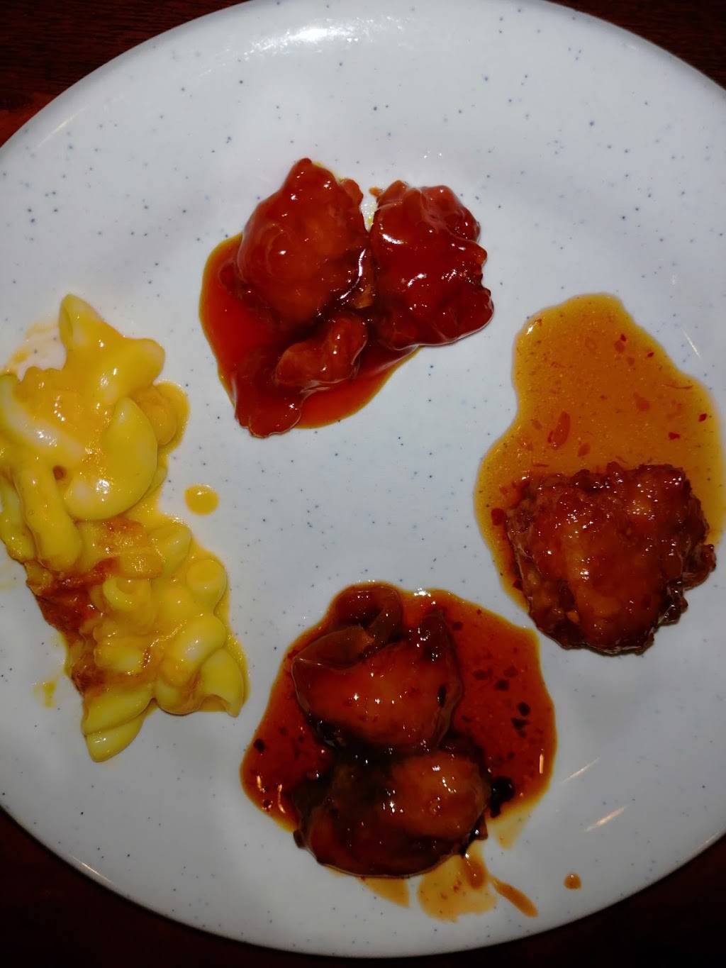 Main Tin Restaurant | restaurant | 242 7th Ave, South Charleston, WV 25303, USA | 3047442900 OR +1 304-744-2900