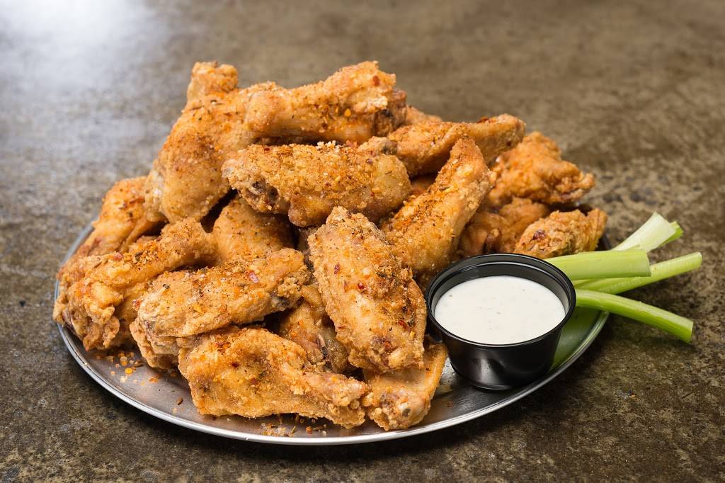 Native Grill & Wings | restaurant | 10255 E Old Vail Rd, Tucson, AZ 85747, USA | 5208228394 OR +1 520-822-8394