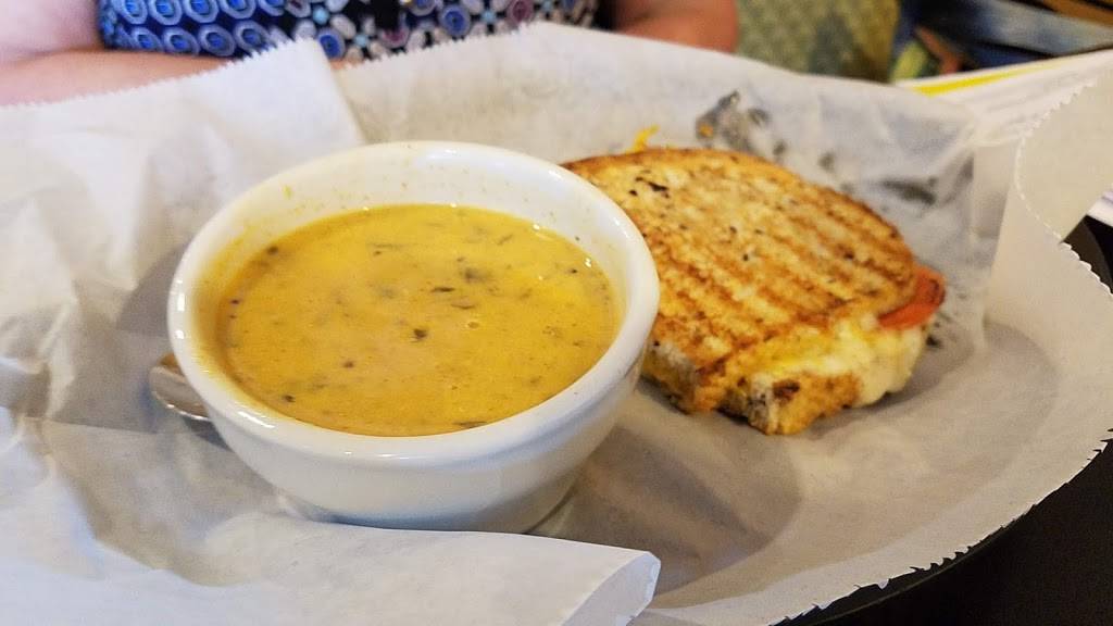 Seasons Coffee & Bistro | restaurant | 105 S Main St, Bryan, OH 43506, USA | 4196368300 OR +1 419-636-8300