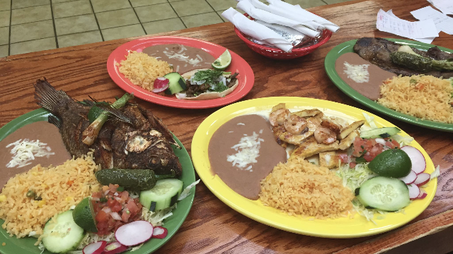 Restaurante y Tienda El Gallo Giro | restaurant | 4700 Rossville Blvd, Chattanooga, TN 37407, USA | 4238054760 OR +1 423-805-4760