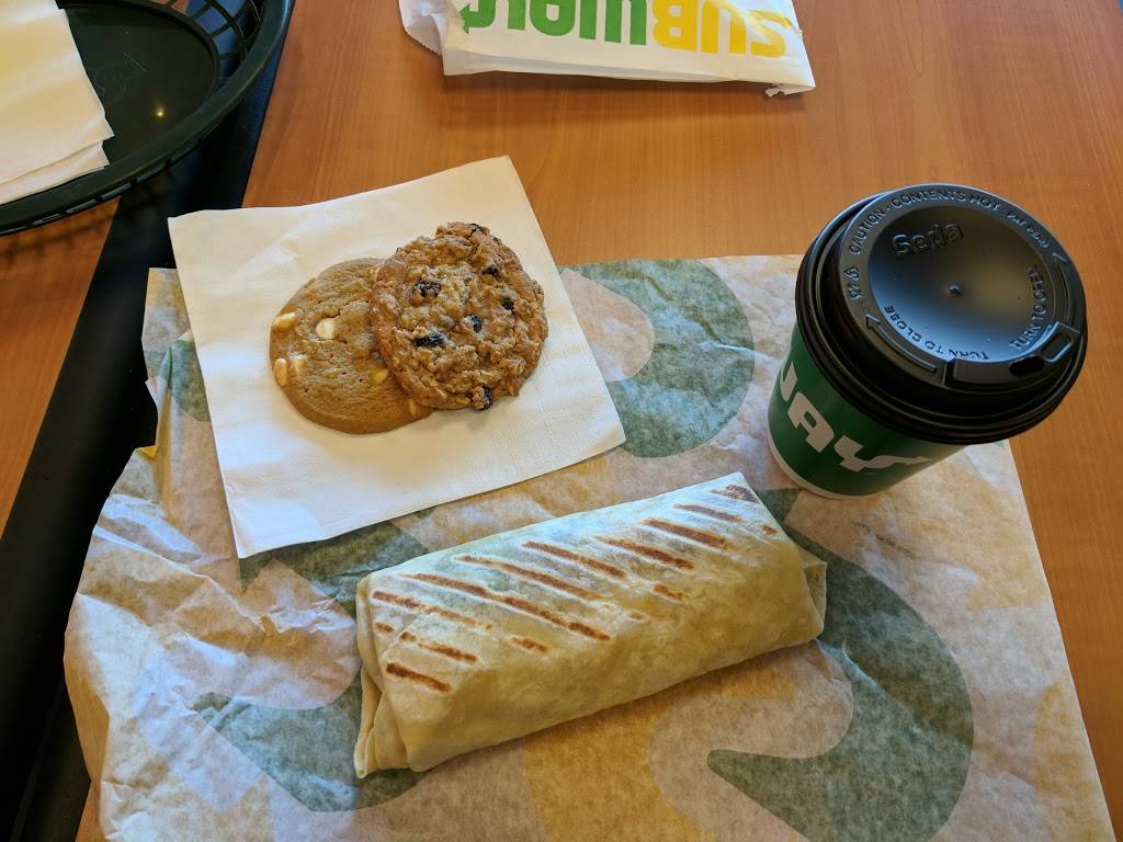 Subway Kanata | meal takeaway | 500 Hazeldean Rd, Kanata, ON K2L 2B5, Canada | 6138315050 OR +1 613-831-5050