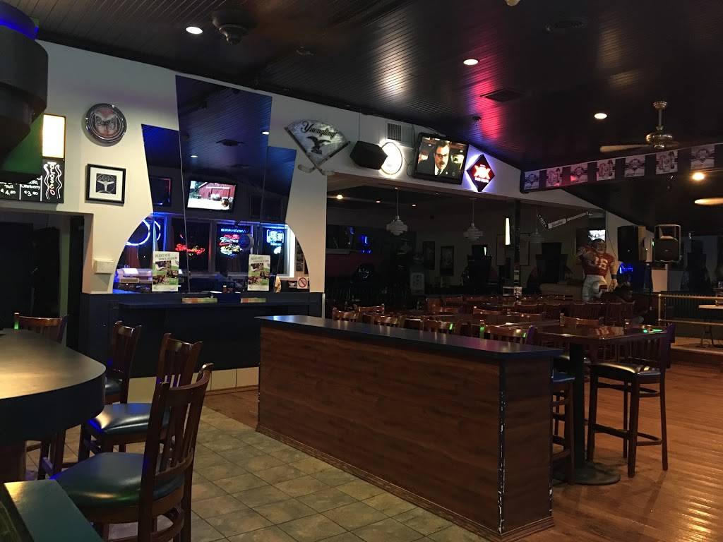 Roadhouse Cafe Bar & Grill | restaurant | 1031 Eisenhower Blvd, Harrisburg, PA 17111, USA | 7179399915 OR +1 717-939-9915