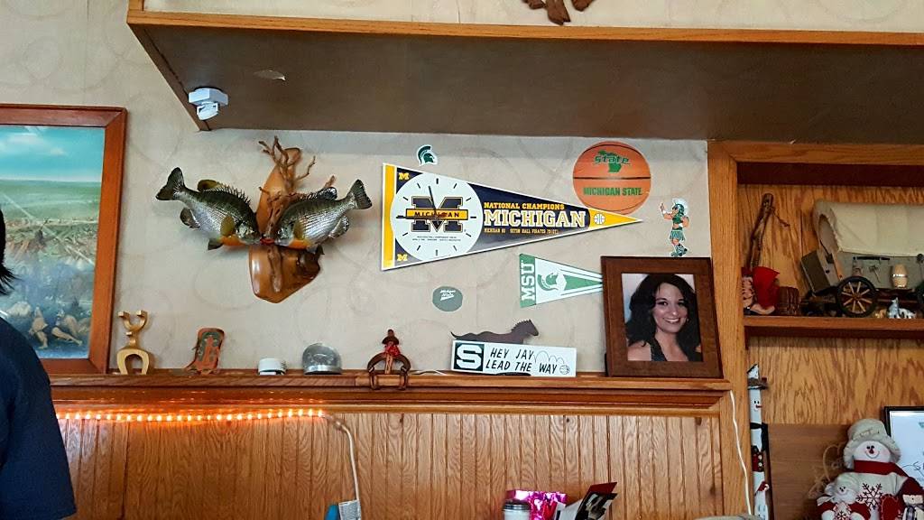 Shirleys Chuckwagon Cafe | restaurant | 202 Main St, Nashville, MI 49073, USA | 5178522201 OR +1 517-852-2201