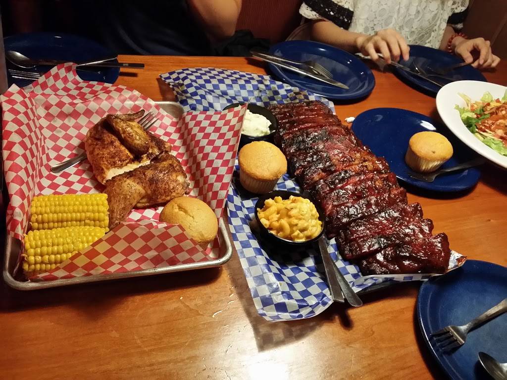 Famous Daves Bar-B-Que | restaurant | 61 Curtner Ave, San Jose, CA 95125, USA | 4082927444 OR +1 408-292-7444