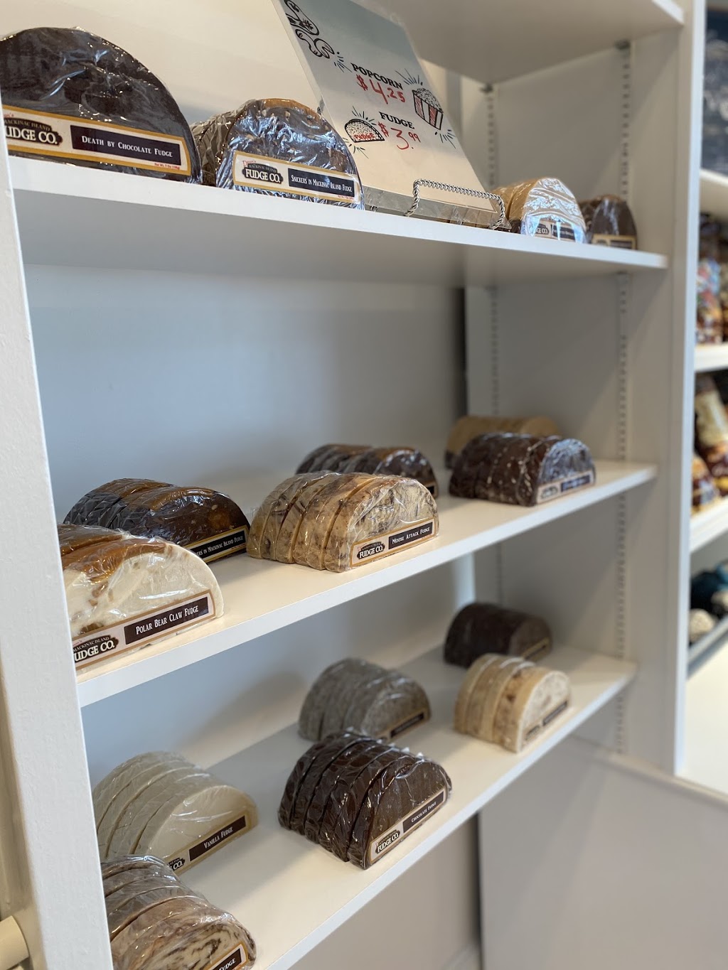 Harbor Ice Cream Soup & Sandwiches | restaurant | 117 W Main St, Harbor Springs, MI 49740, USA | 2312424139 OR +1 231-242-4139