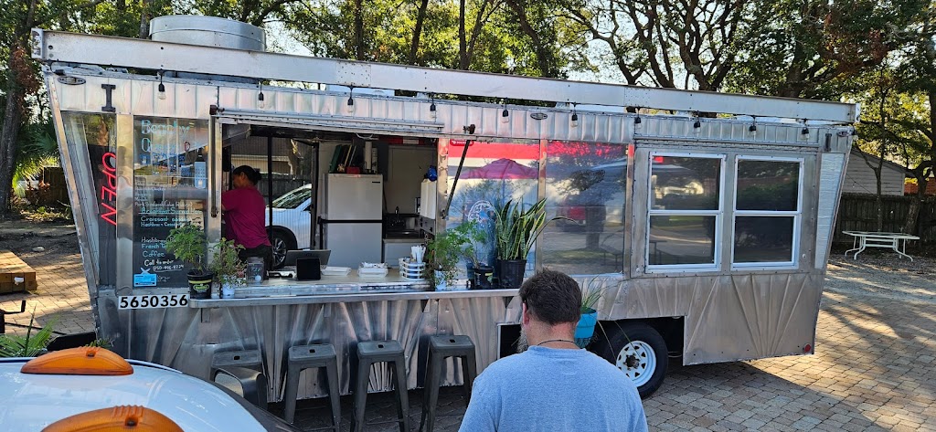 Beachy Queen Kitchen | restaurant | 1103 Eglin Pkwy, Shalimar, FL 32579, USA | 8509648192 OR +1 850-964-8192