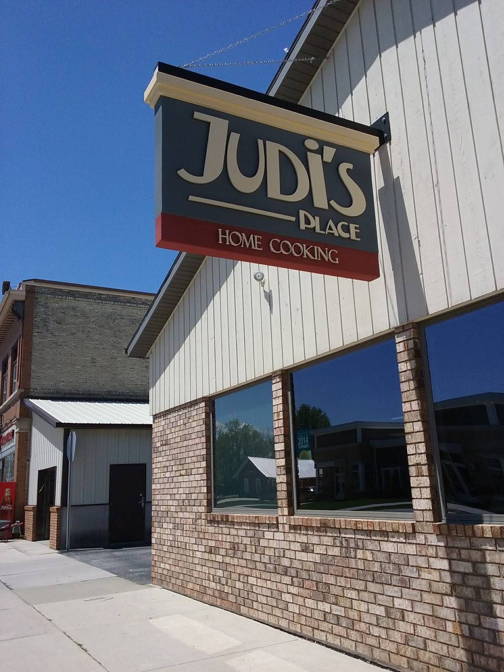 Judis Place | restaurant | 930 Center Ave, Oostburg, WI 53070, USA | 9205643535 OR +1 920-564-3535