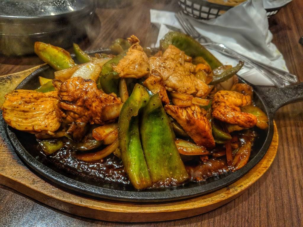 Lalos Mexican Food | restaurant | 530 New Los Angeles Ave # 110, Moorpark, CA 93021, USA | 8055299411 OR +1 805-529-9411