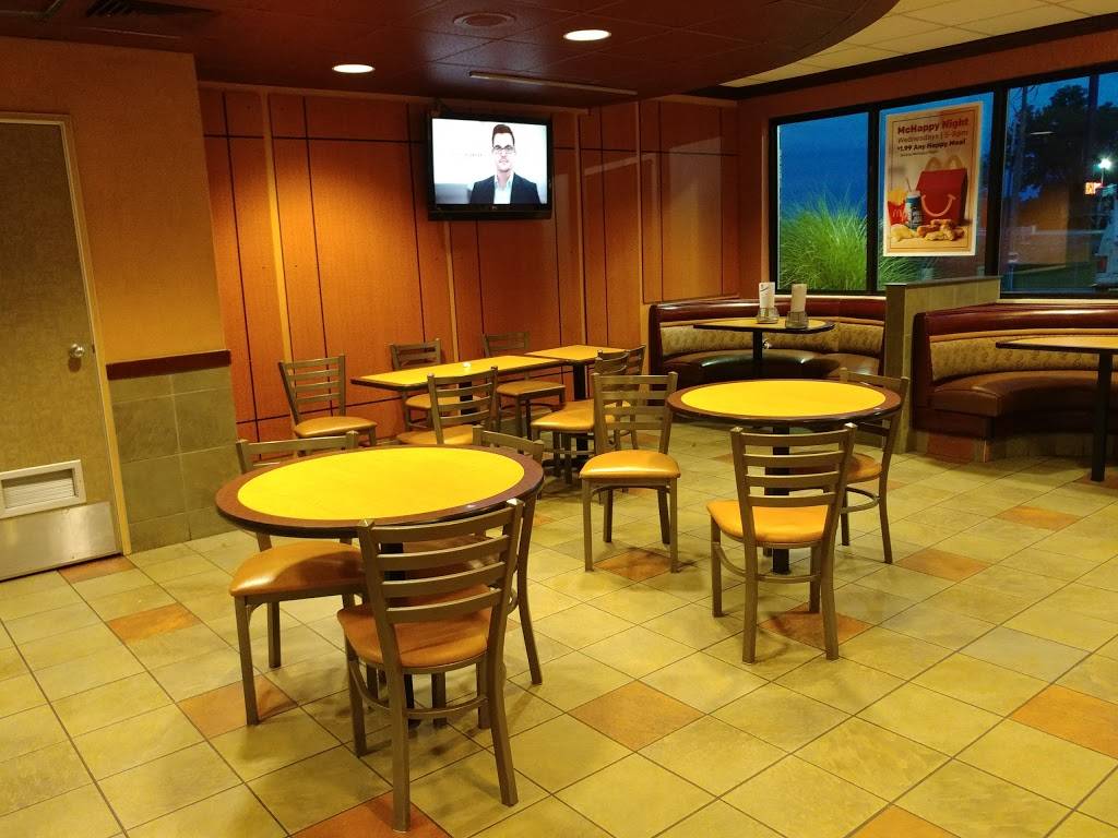 McDonalds | cafe | 500 OH-103, Bluffton, OH 45817, USA | 4193589345 OR +1 419-358-9345