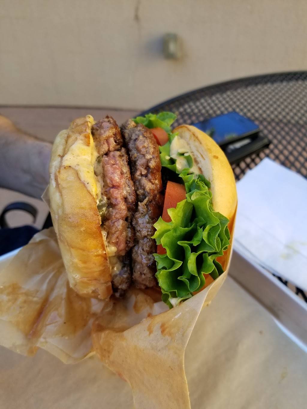 Beeps Burgers | restaurant | 3690 Blackhawk Plaza Cir, Blackhawk, CA 94506, USA | 9252632228 OR +1 925-263-2228