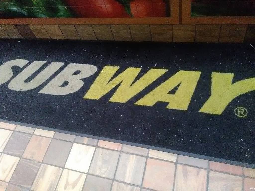 Subway | restaurant | 26627 Hoover Rd, Warren, MI 48089, USA | 5867548205 OR +1 586-754-8205