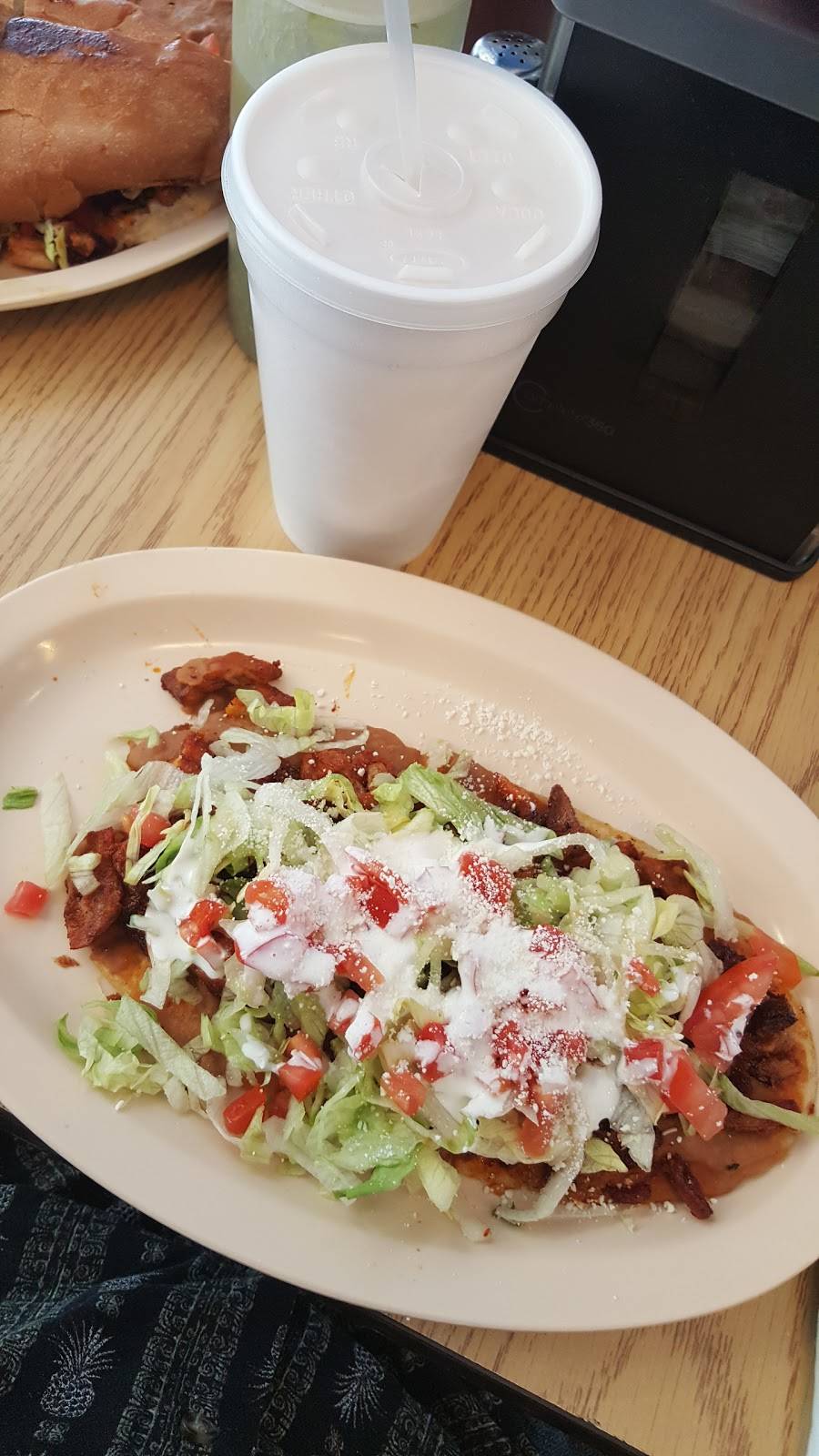 La Placita | restaurant | 108 Cass St, Woodstock, IL 60098, USA | 8153372303 OR +1 815-337-2303