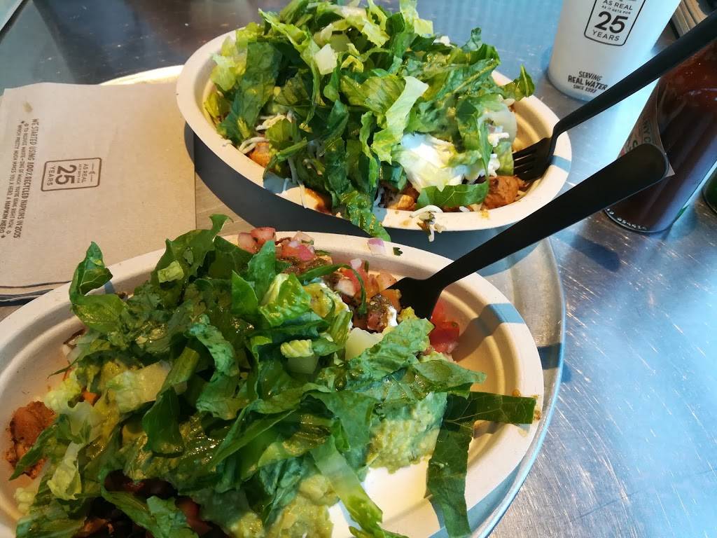 Chipotle Mexican Grill | restaurant | 305 N Veterans Pkwy Ste 101, Bloomington, IL 61704, USA | 3096617850 OR +1 309-661-7850