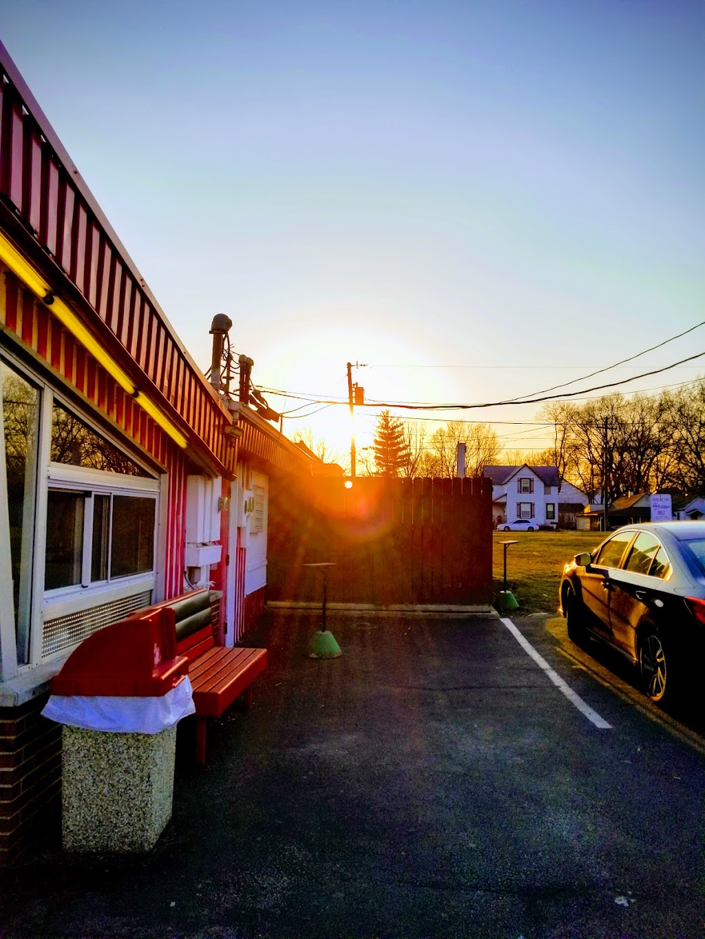 Budges Drive In | restaurant | 1102 N 14th St, Lafayette, IN 47904, USA | 7657421500 OR +1 765-742-1500