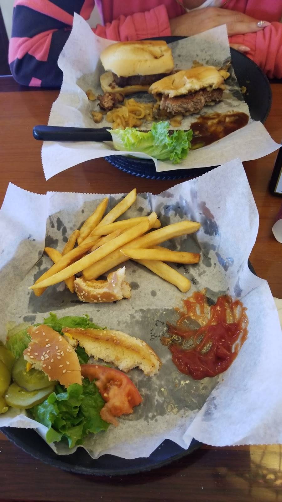 Beloit Family Restaurant | restaurant | 2780 Prairie Ave, Beloit, WI 53511, USA | 6083638555 OR +1 608-363-8555