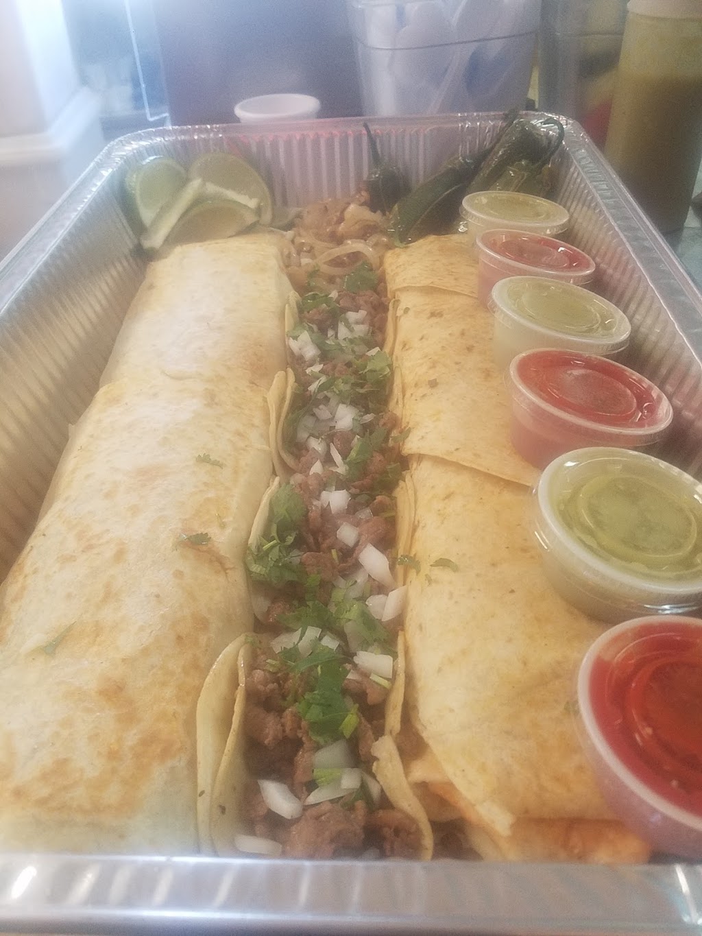 La Estrella | restaurant | 305 E Kansas Ave, Garden City, KS 67846, USA | 6208056434 OR +1 620-805-6434