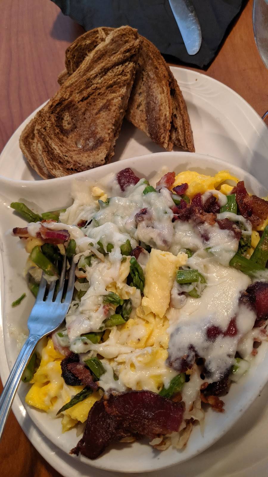 Mary Codys Restaurant | restaurant | 205 Main St, Onalaska, WI 54650, USA | 6085192200 OR +1 608-519-2200