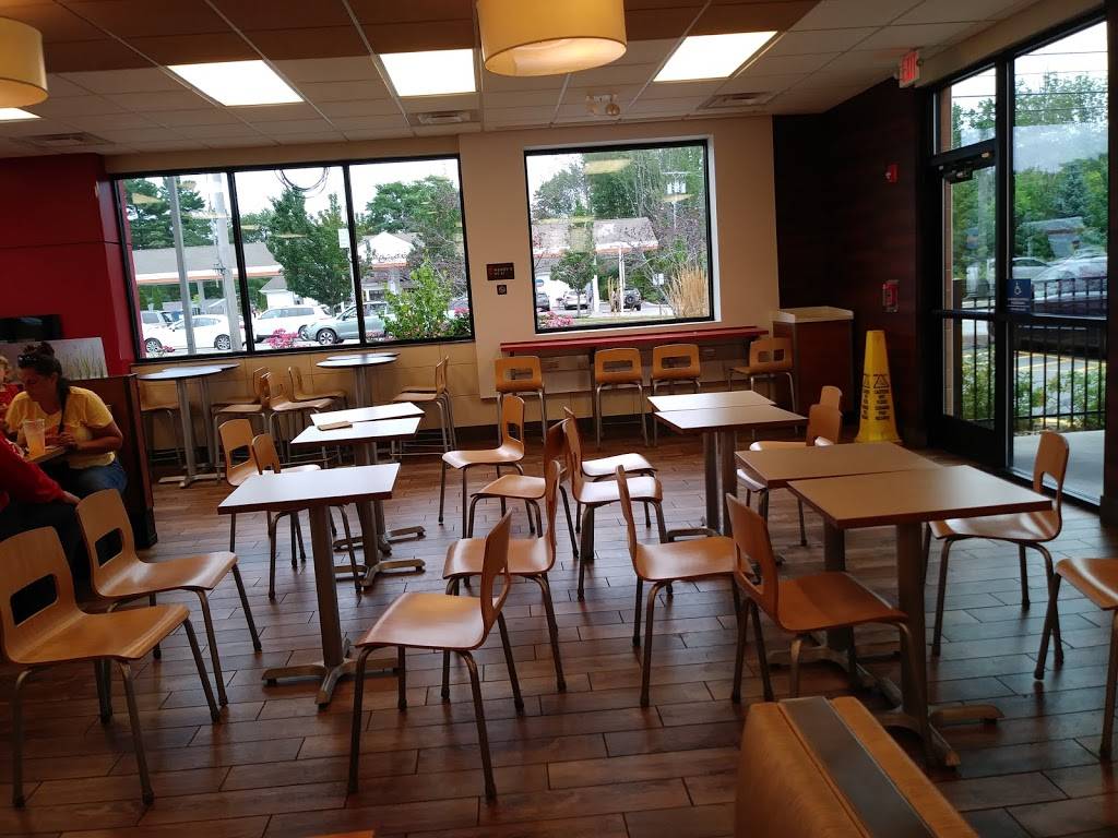 Wendys | restaurant | 528 Main St, Saco, ME 04072, USA | 2072829921 OR +1 207-282-9921