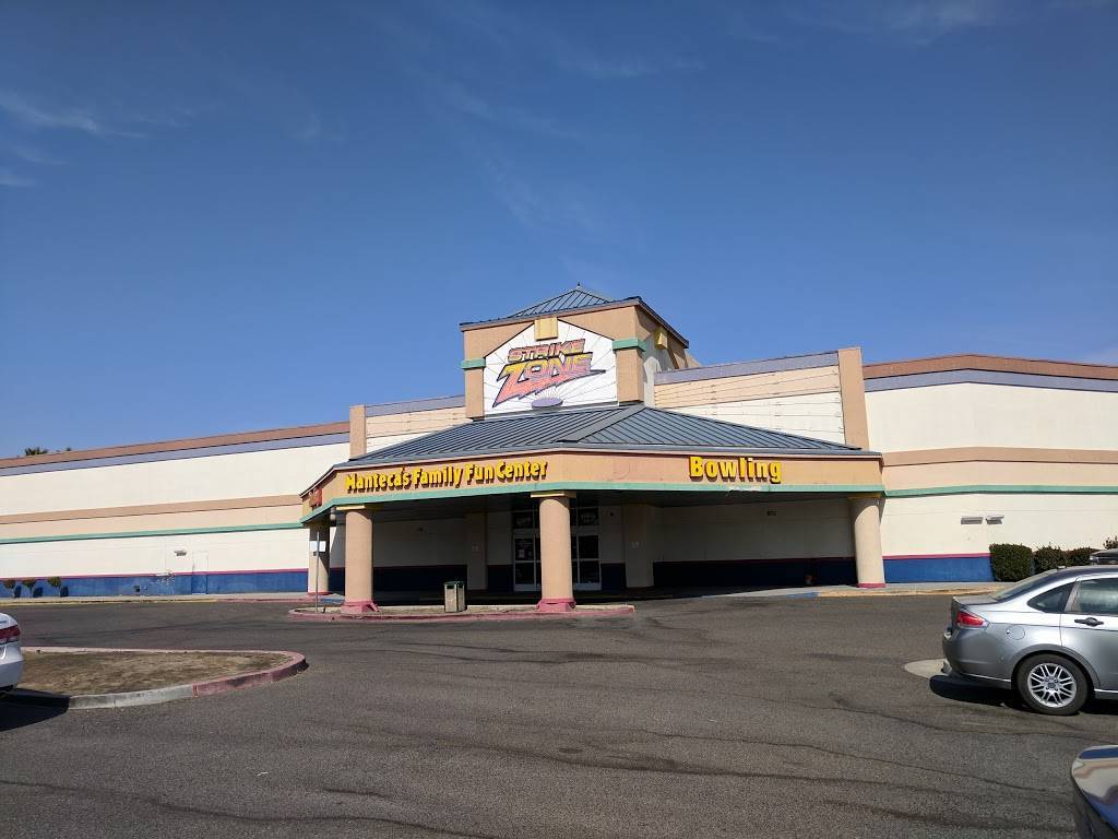 Bowlero Manteca | restaurant | 1251 E Yosemite Ave, Manteca, CA 95336, USA | 2098242889 OR +1 209-824-2889