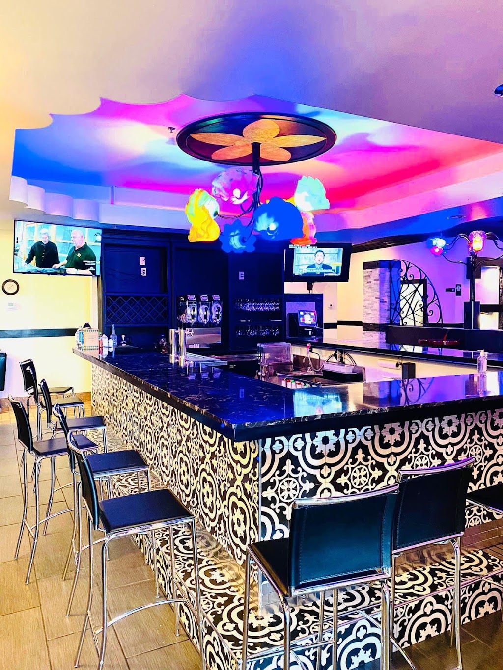 Mojitos Tacos Bar & Grill | restaurant | 6745 S Siwell Rd, Byram, MS 39272, USA | 7695725202 OR +1 769-572-5202