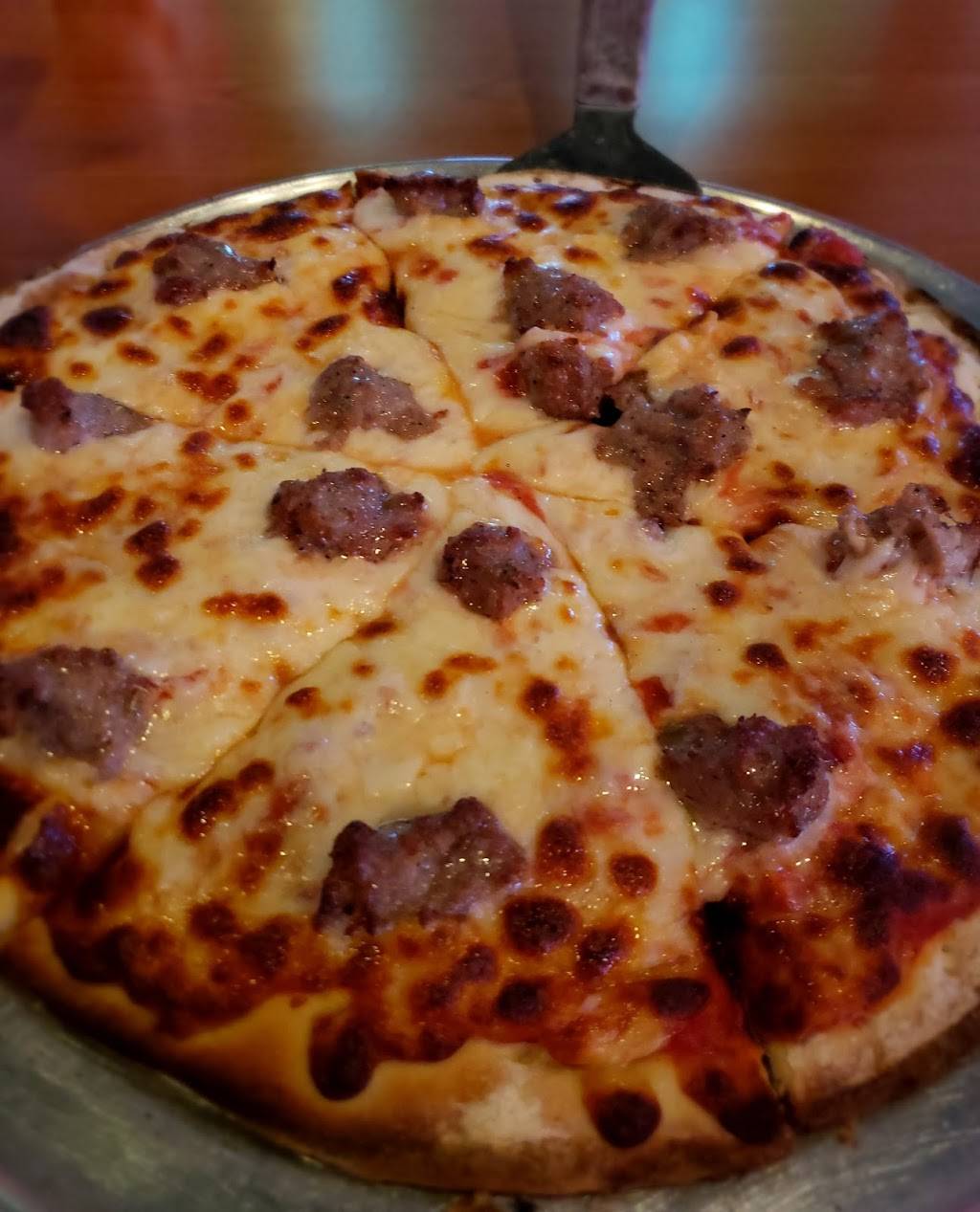 Players Pizza & Pub | restaurant | 556 W 5th Ave, Oshkosh, WI 54902, USA | 9203031400 OR +1 920-303-1400