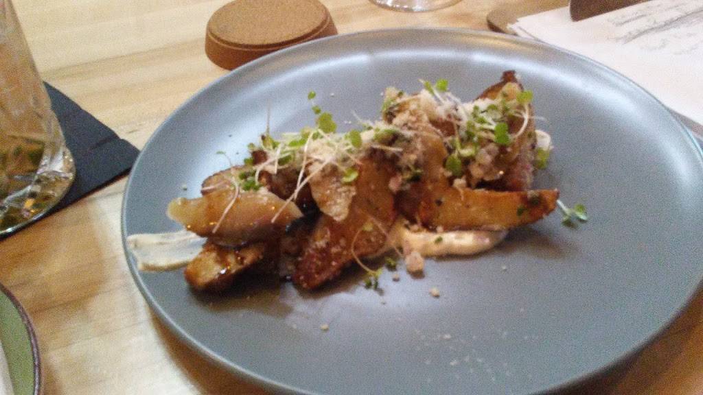 Le Esmond | restaurant | 231 Rue Saint Charles S, Granby, QC J2G 9M6, Canada | 4503727727 OR +1 450-372-7727