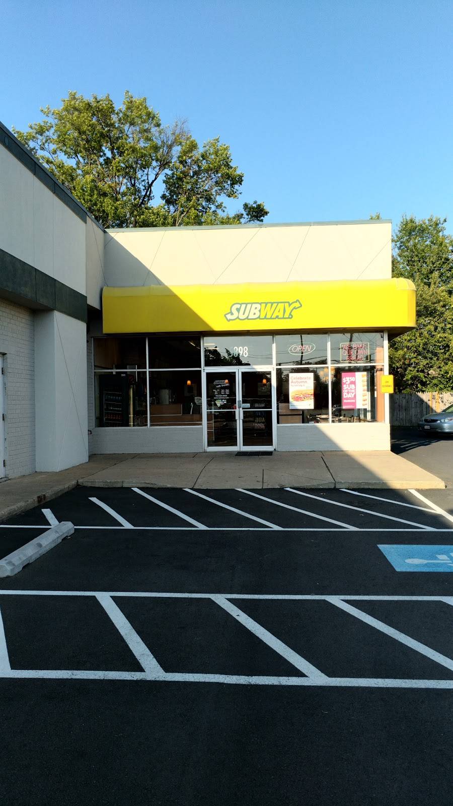 Subway Restaurants | restaurant | 5898 Leesburg Pike, Falls Church, VA 22041, USA | 7038200600 OR +1 703-820-0600