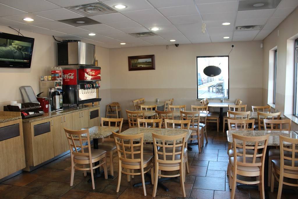 Ahmos Gyros & Deli | restaurant | 2505 Dexter Ann Arbor Road, Ann Arbor, MI 48103, USA | 7349984445 OR +1 734-998-4445