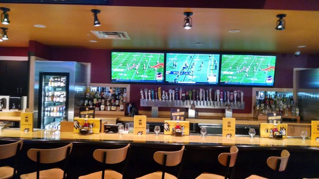 Buffalo Wild Wings | restaurant | 16750 W Bluemound Rd G, Brookfield, WI 53005, USA | 2626418956 OR +1 262-641-8956