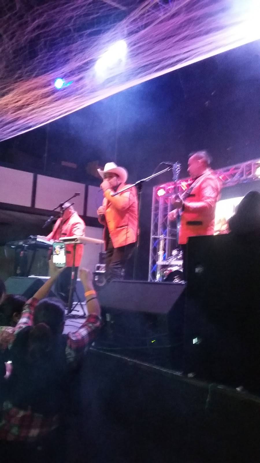 Candela Bar And Grill | restaurant | 8502 W Golf Rd, Niles, IL 60714, USA | 7738656741 OR +1 773-865-6741