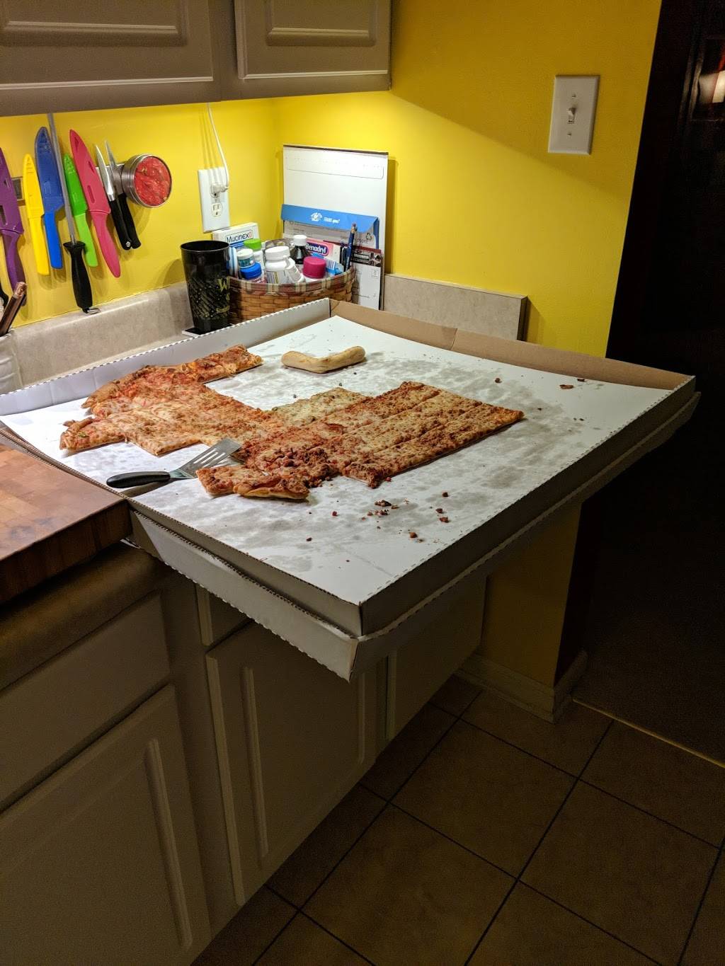 Chicagos Pizza | restaurant | 5917 W Broadway, McCordsville, IN 46055, USA | 3173353131 OR +1 317-335-3131