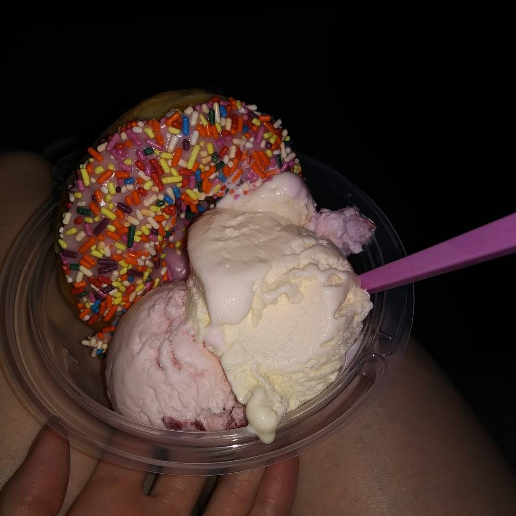 Dunkin | bakery | 3460 Wedgewood Ln, The Villages, FL 32162, USA | 3524300758 OR +1 352-430-0758