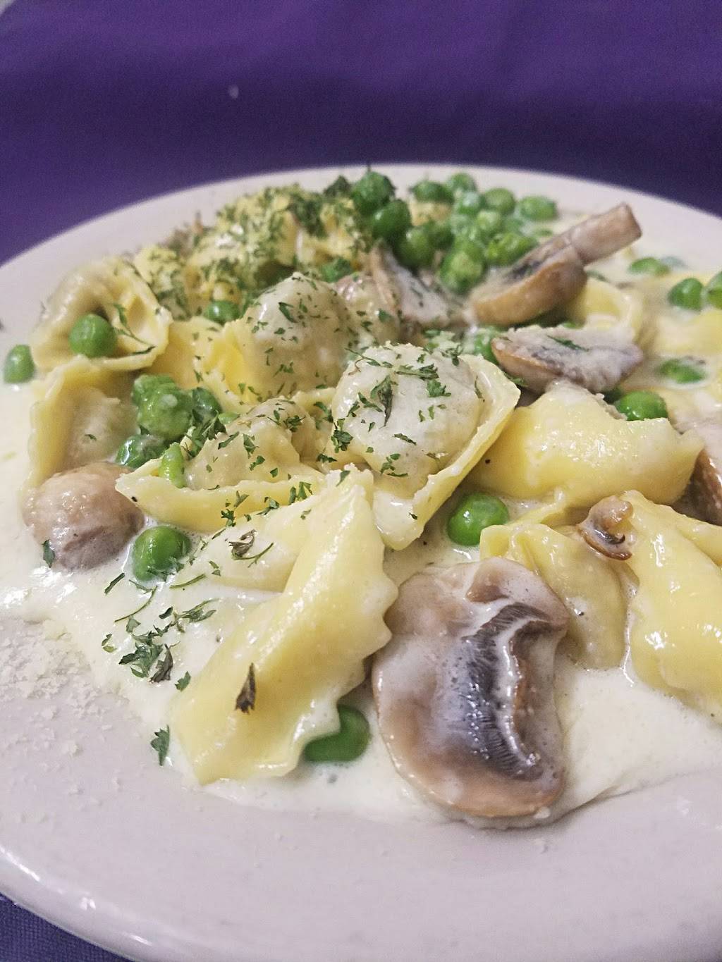 Concettas Italian Restaurant | restaurant | 600 S 5th St, St Charles, MO 63301, USA | 6369462468 OR +1 636-946-2468