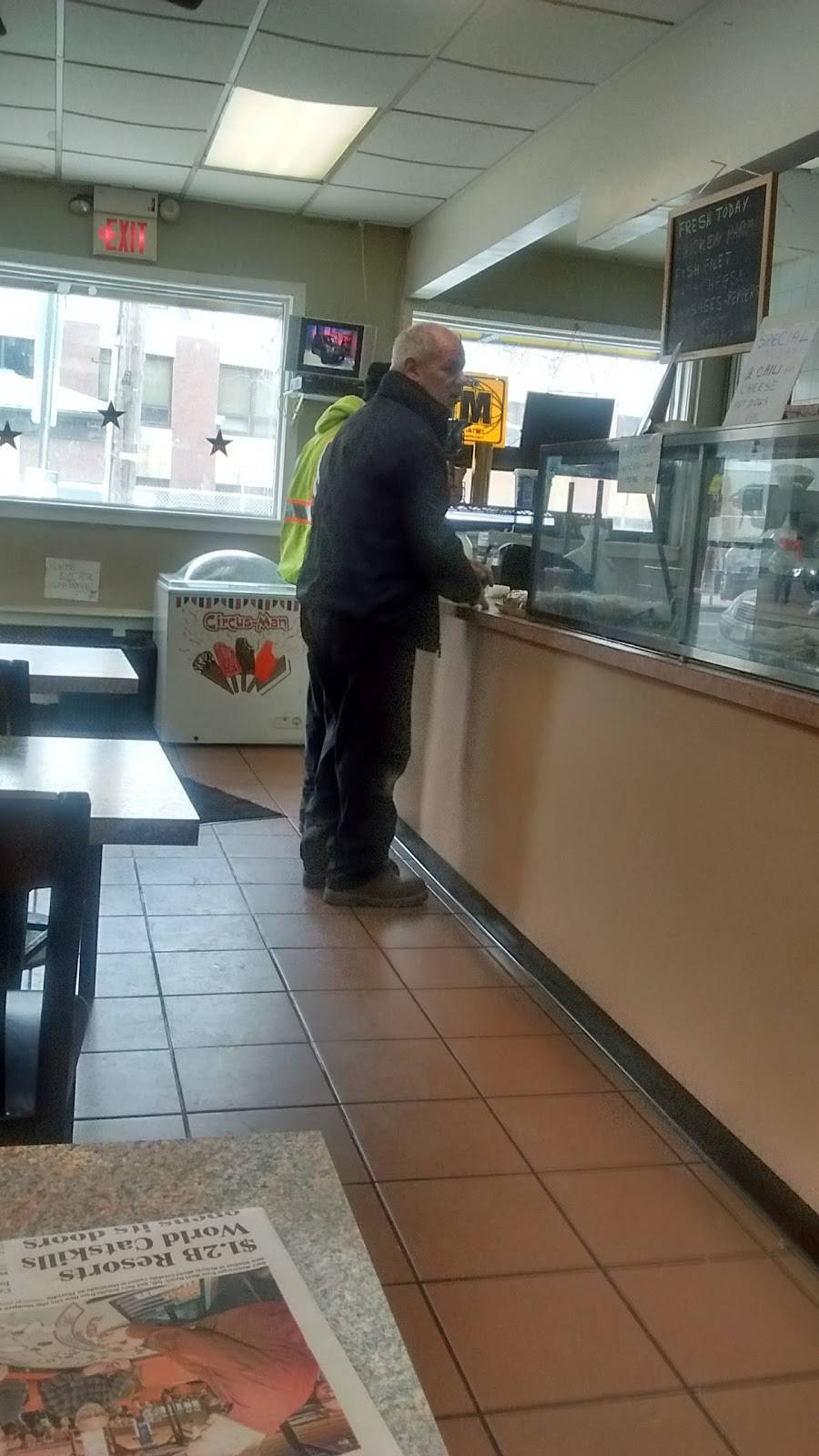 Tonys Doghouse | restaurant | 434 Saw Mill River Rd #4912, Yonkers, NY 10701, USA | 9149691515 OR +1 914-969-1515