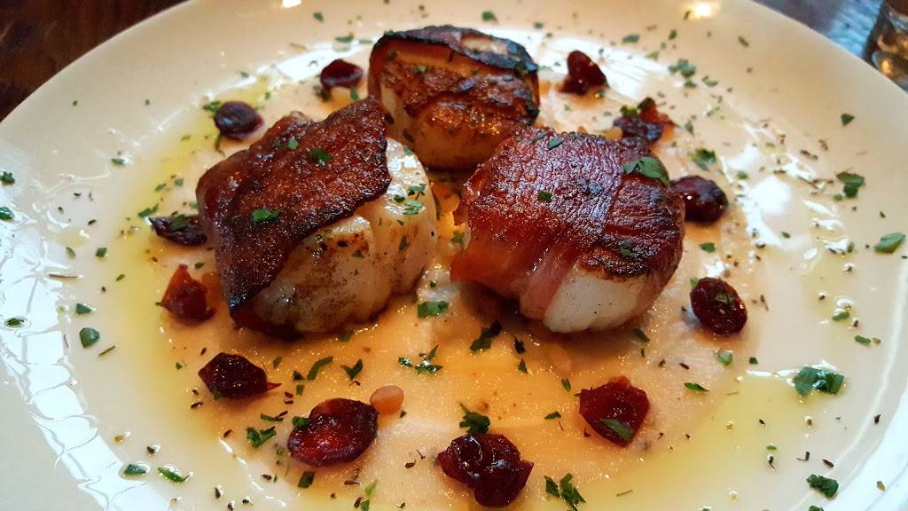 Manhattan House | restaurant | 1019 Manhattan Beach Blvd, Manhattan Beach, CA 90266, USA | 3105742277 OR +1 310-574-2277