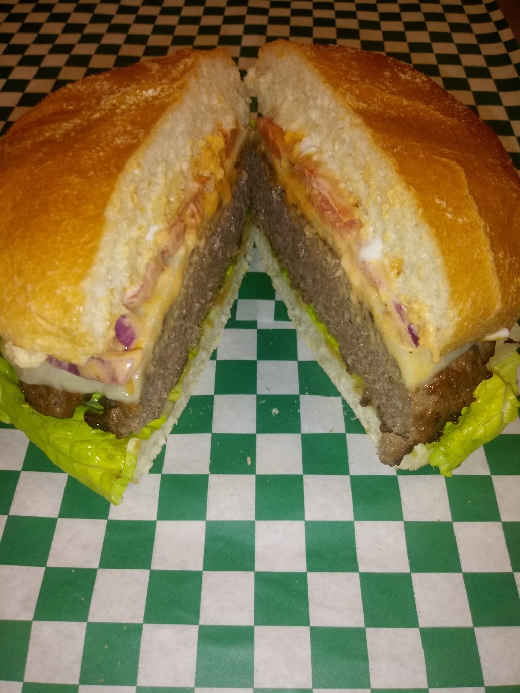 Moxies Cafe & Grill | restaurant | 13020 Telecom Pkwy N, Tampa, FL 33637, USA | 8136329239 OR +1 813-632-9239