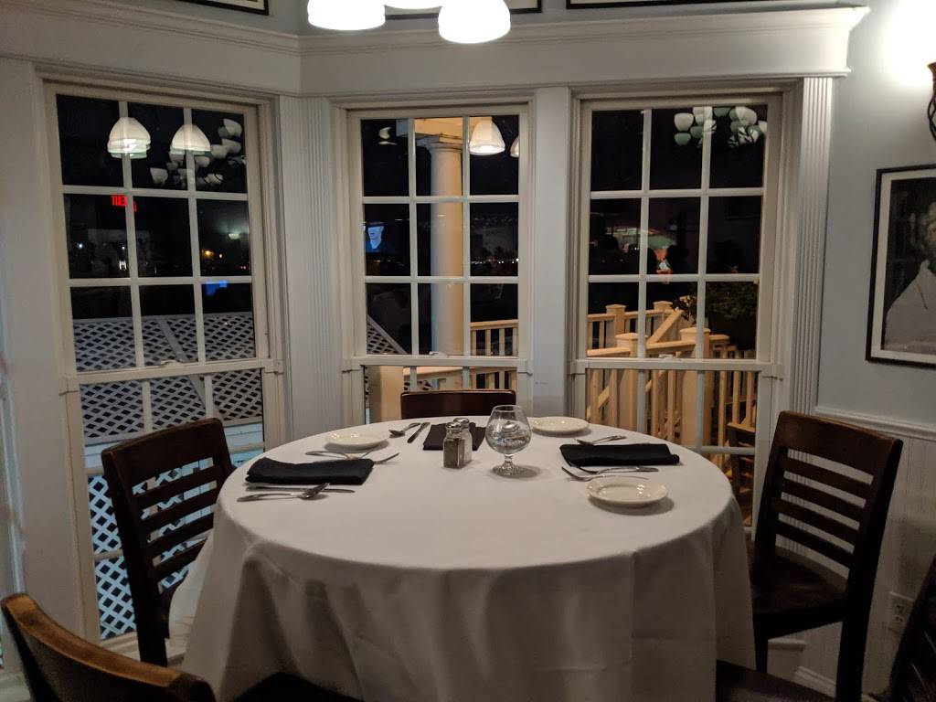 Soprano’s Casino by the Sea | restaurant | 286 Grand Ave, Falmouth, MA 02540, USA | 5085487800 OR +1 508-548-7800