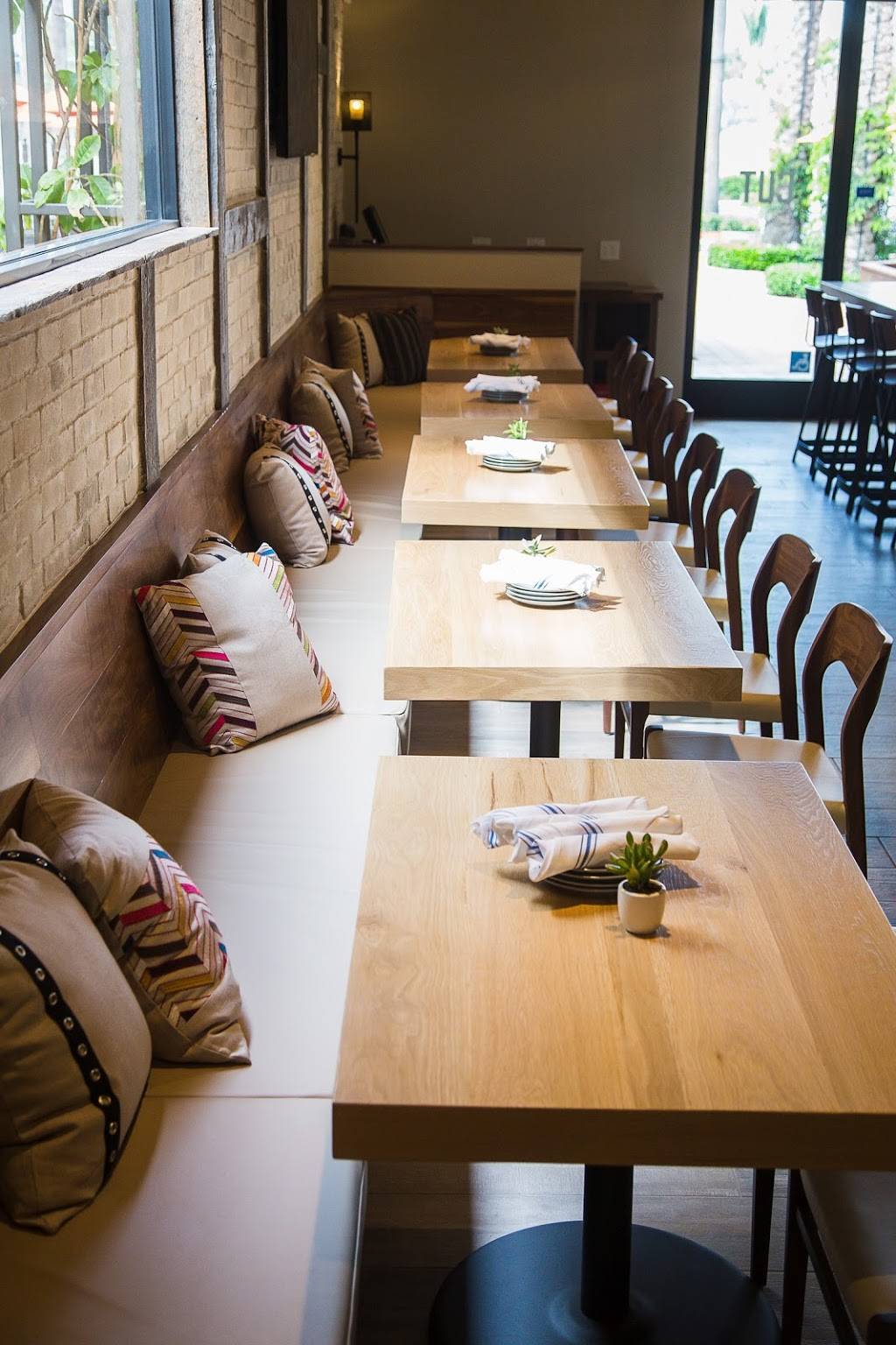 THE CUT Handcrafted Burgers | restaurant | 3831 Alton Pkwy #C, Irvine, CA 92606, USA | 9493333434 OR +1 949-333-3434