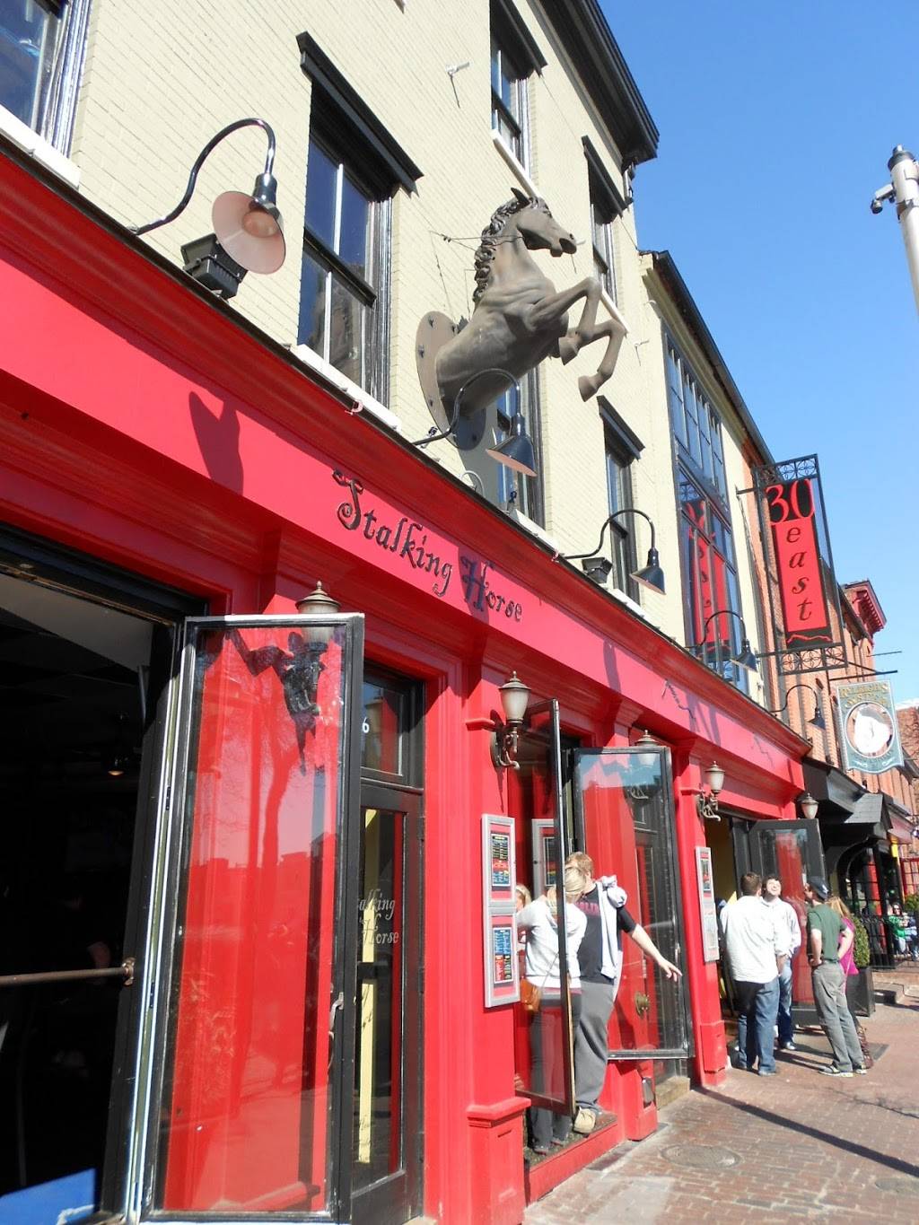 Stalking Horse | restaurant | 26 E Cross St, Baltimore, MD 21230, USA | 4102446722 OR +1 410-244-6722