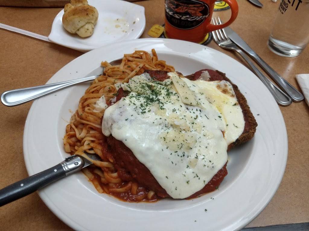 Luccas American Kitchen | restaurant | 428 Lancaster St, Leominster, MA 01453, USA | 9785377100 OR +1 978-537-7100