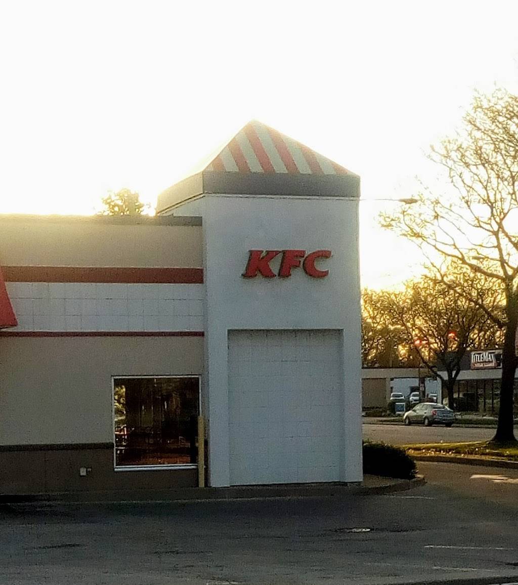 KFC | restaurant | 7135 Ogden Ave, Berwyn, IL 60402, USA | 7087885278 OR +1 708-788-5278