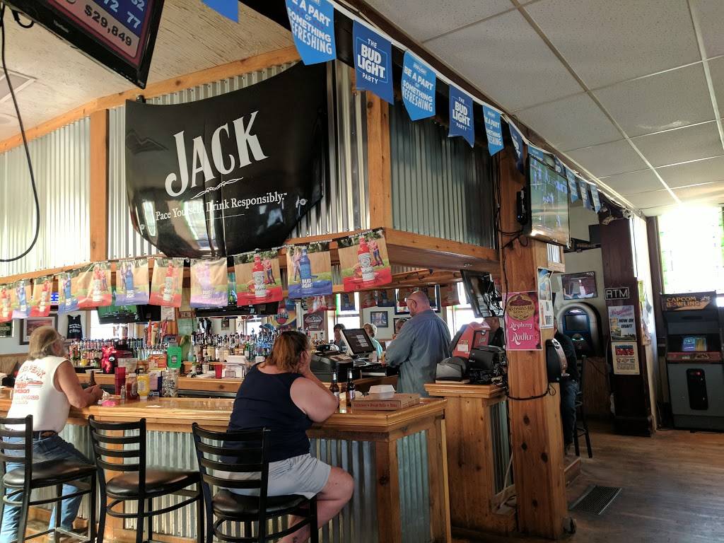 Hitching Post Inn | restaurant | 79 N Main St, Elkton, MI 48731, USA | 9893752496 OR +1 989-375-2496