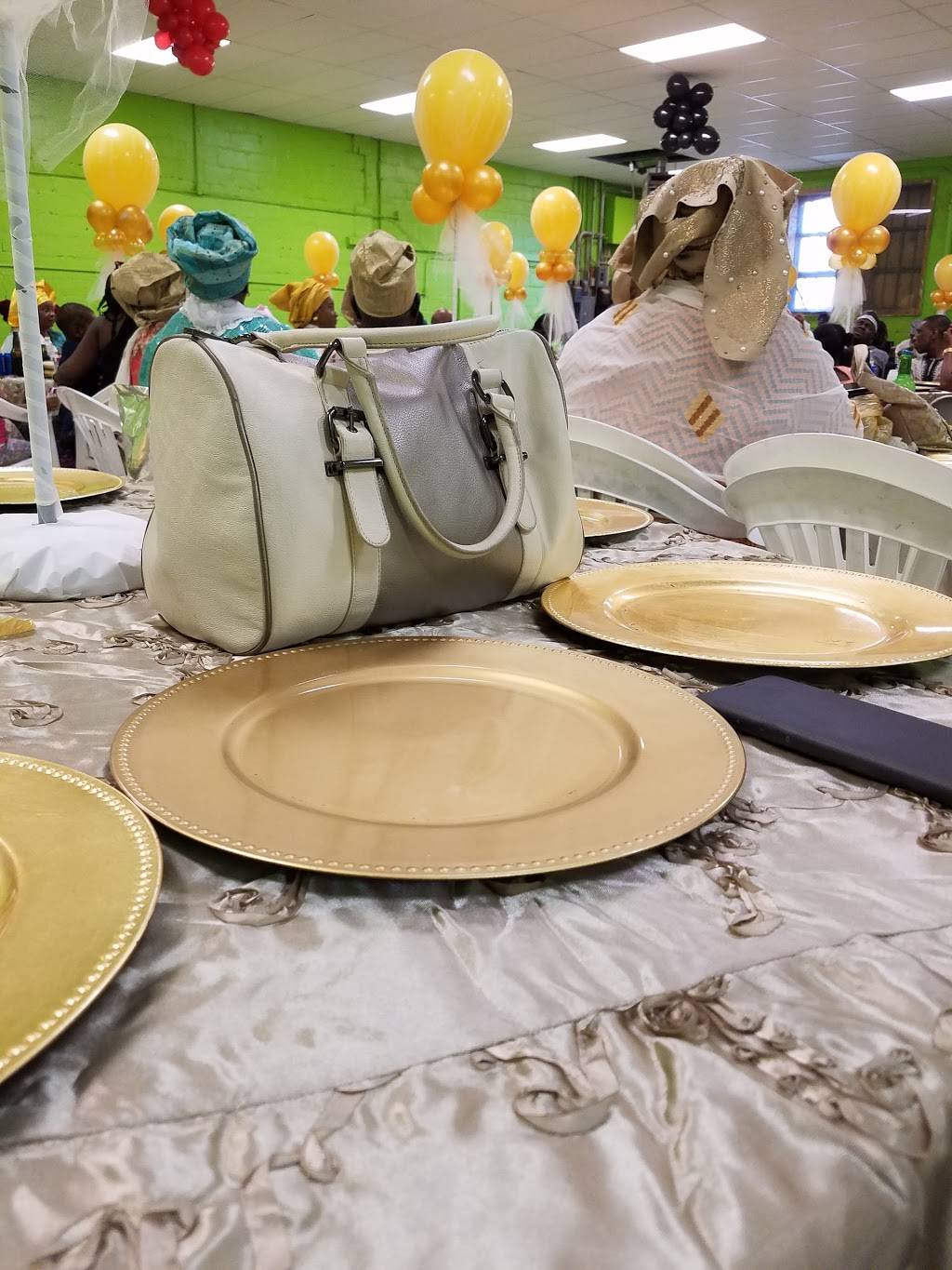 Ronos Caribbean Family Dining | restaurant | 14001 W McNichols Rd, Detroit, MI 48235, USA | 3133424073 OR +1 313-342-4073