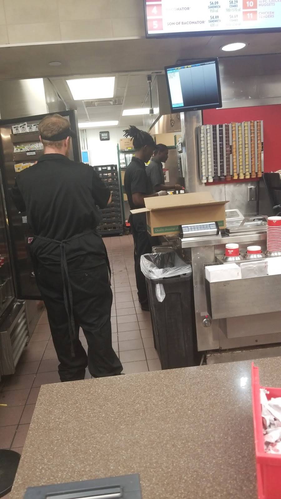 Wendys | restaurant | 1600 SW Archer Rd, Gainesville, FL 32610, USA | 3523799333 OR +1 352-379-9333