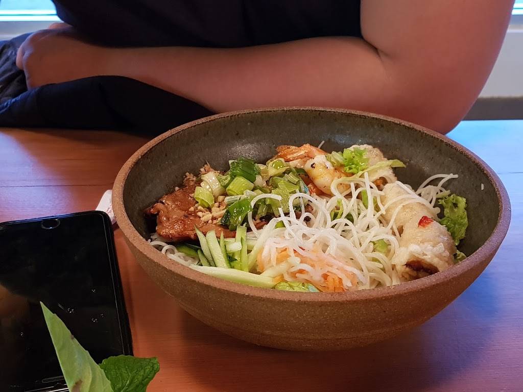 Blossom Vietnamese | restaurant | 2821 Ocean Park Blvd, Santa Monica, CA 90405, USA | 4242684425 OR +1 424-268-4425