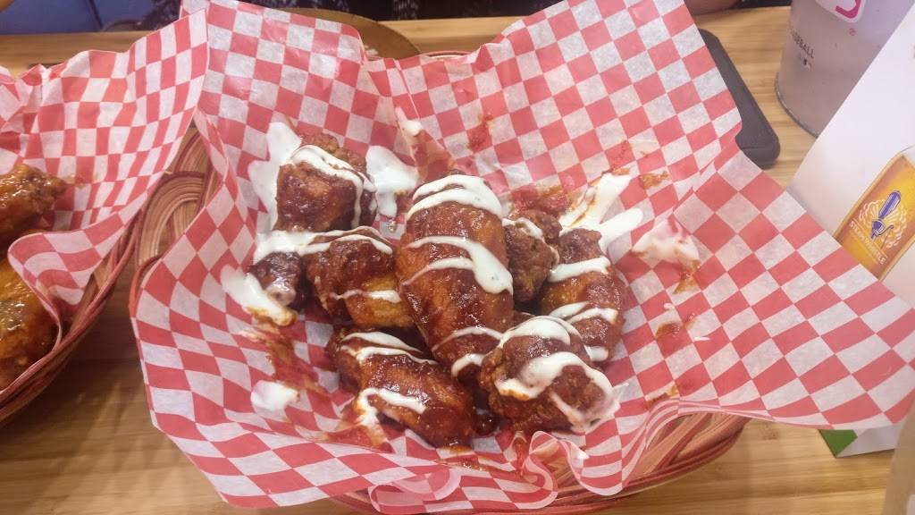 Wow Wing House | restaurant | 115-875 Milner Ave, Scarborough, ON M1B 5N6, Canada | 4162822221 OR +1 416-282-2221