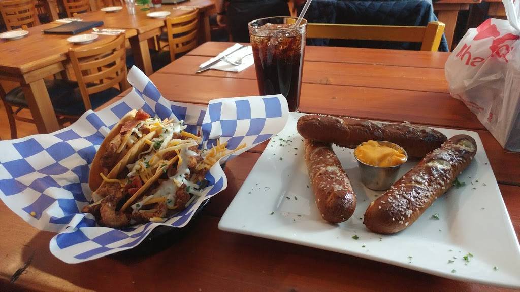 Brewskis Bar & Grill | restaurant | 3718 E Tremont Ave, Bronx, NY 10465, USA | 7186842900 OR +1 718-684-2900