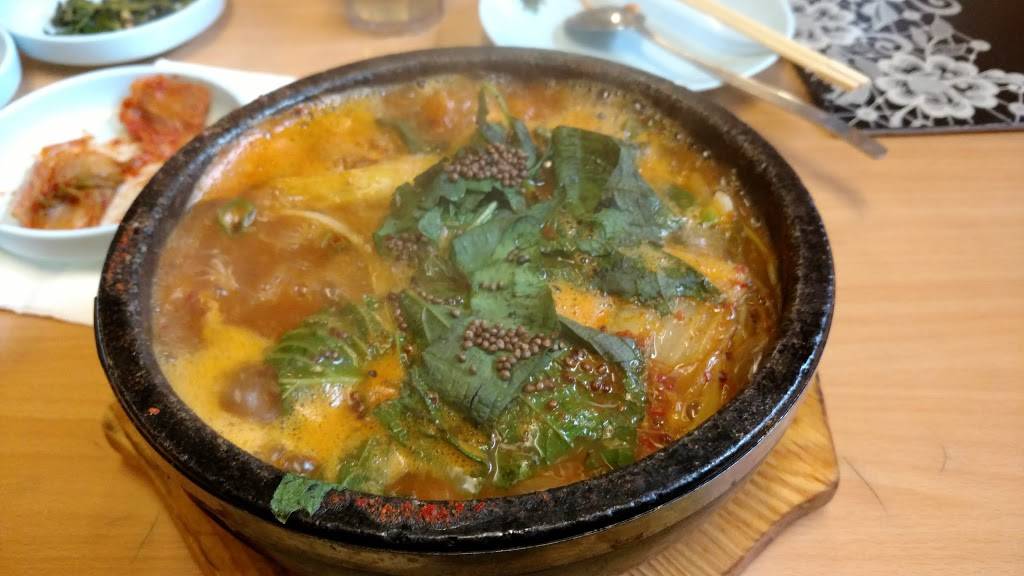 Duk Soo Goong | restaurant | 475 Old Post Rd, Edison, NJ 08817, USA | 7322481775 OR +1 732-248-1775