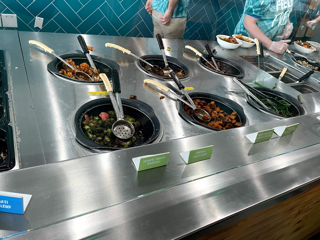 Mahana Fresh | restaurant | 2420 W Brandon Blvd, Brandon, FL 33511, USA | 8133307890 OR +1 813-330-7890